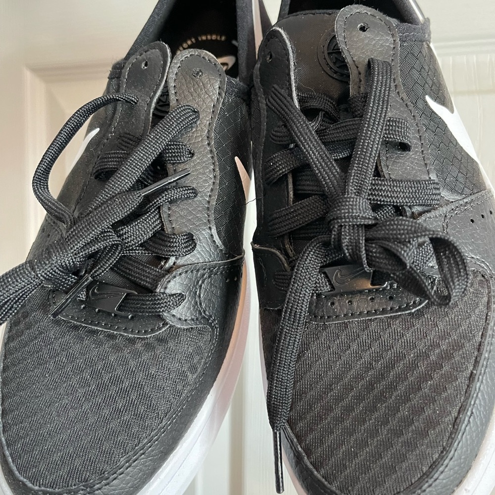 Women’s Nike sneakers